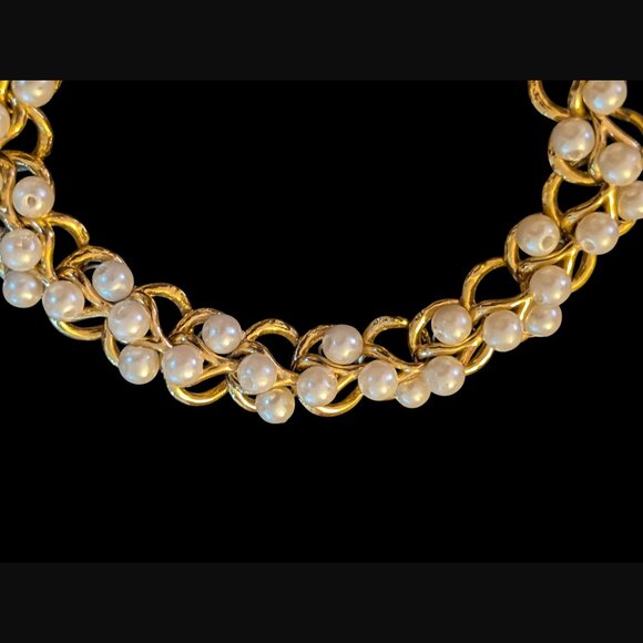 Vintage Richelieu Gold Tone Faux Pearl 6.5" Bracelet - Picture 10 of 11